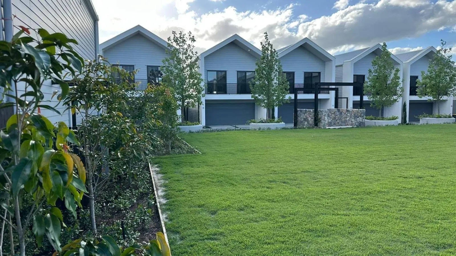 Brand-New Entire Terrace Home Wacol
